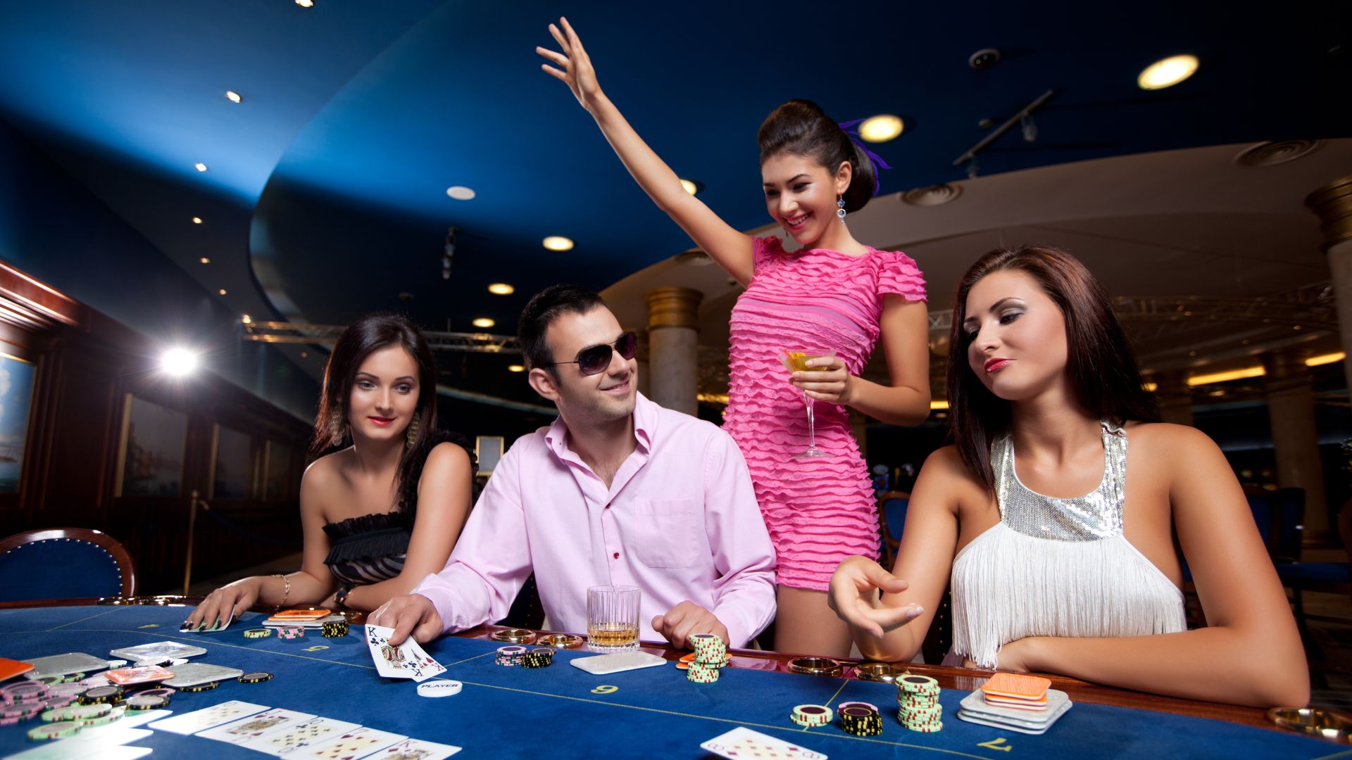 Holiday Casino Traditions Worldwide: Rolling the Dice on Festive Customs