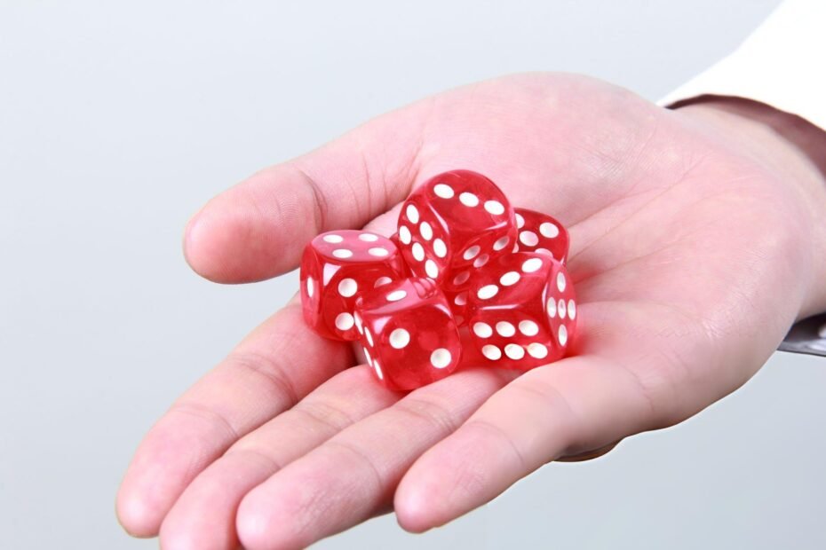 How to Play Craps, How to Play Craps for Beginners, how to play craps at casino, craps, dice