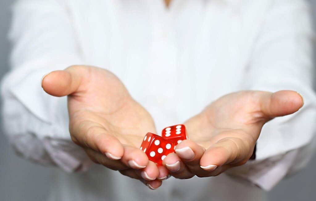 How to Play Craps, How to Play Craps for Beginners, how to play craps at casino, craps, dice